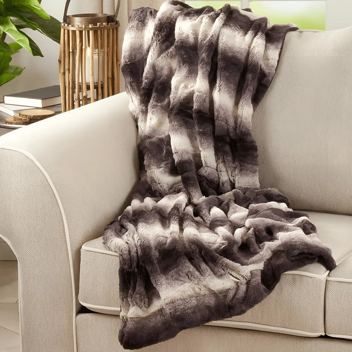 Perfect Nest - Luxury Faux Fur Rabbit Throw Blanket